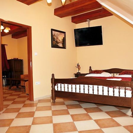 Hotel Pelikan Trebon Bagian luar foto