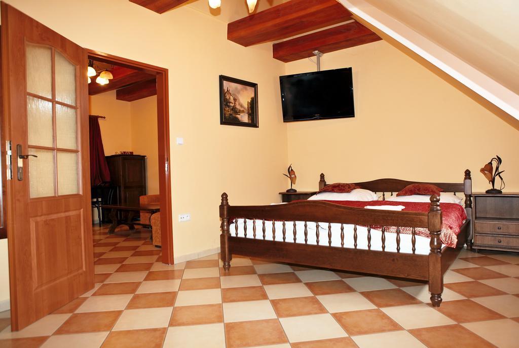 Hotel Pelikan Trebon Bagian luar foto