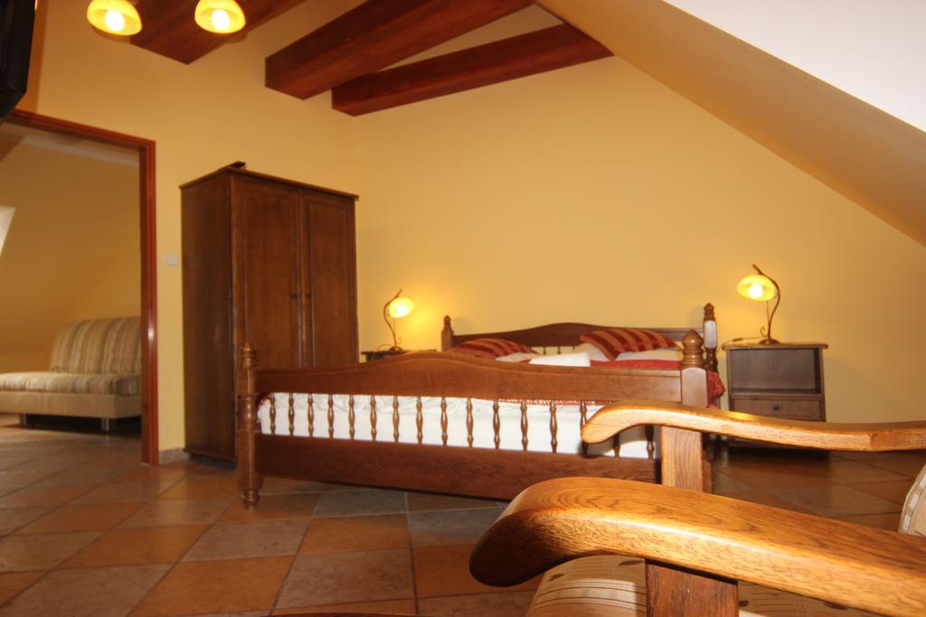 Hotel Pelikan Trebon Bagian luar foto